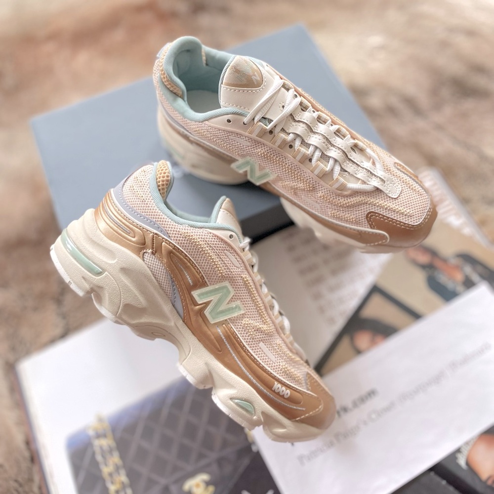 Free People x New Balance 1000 Sneakers - Picture 2 of 9